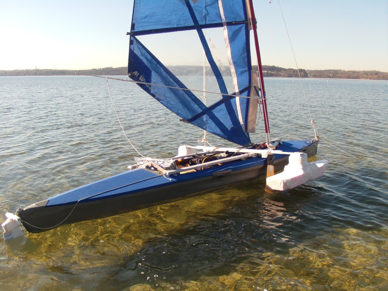 Faltboot Segeln mit Ausleger